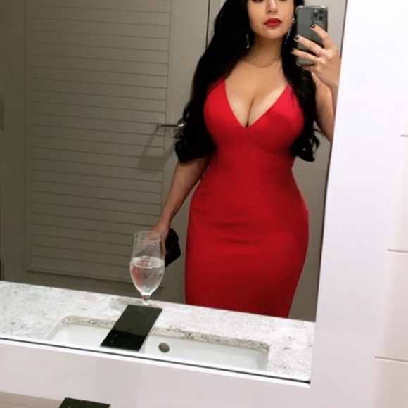 Jay Godfrey Red evening gown with side mesh panel. - Picture 2 of 6